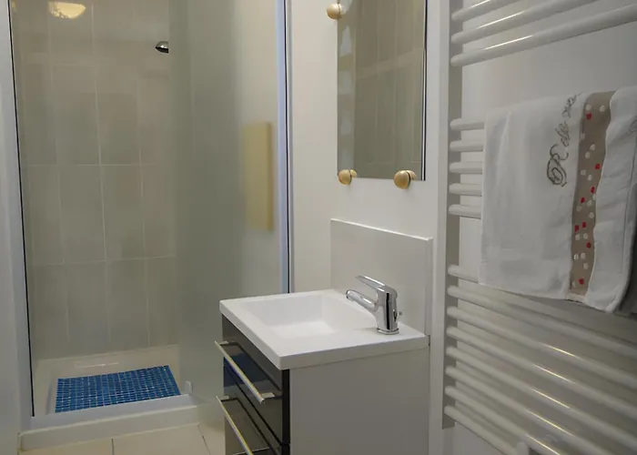 La Colline Des Pins * Aniane